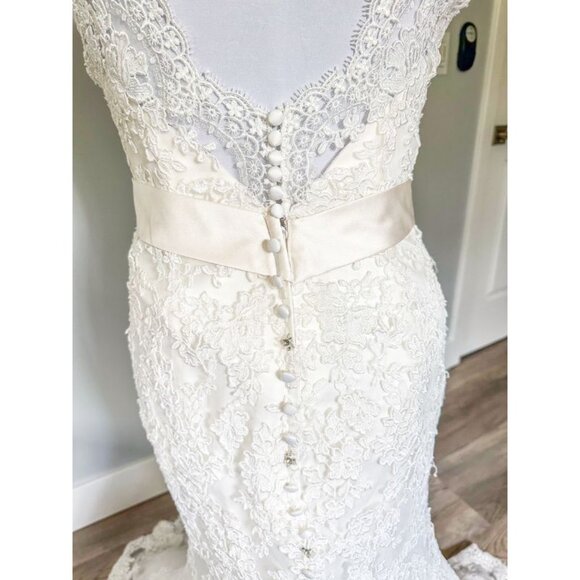 Allure Bridals Queen Anne Neckline Wedding Dress - Picture 13 of 14